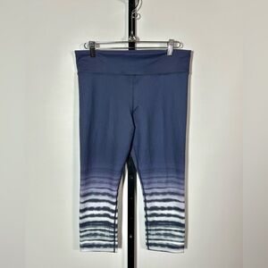 Under Armour Capri Leggings Athletic Workout Blue White Stripe Fade Women’s Sz M